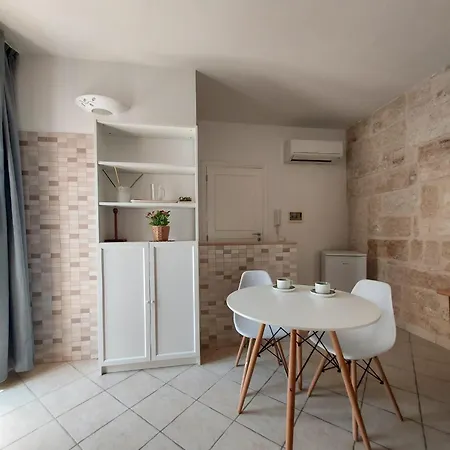 Dimora Trinity - ゲストハウス ポリニャーノ・ア・マーレ